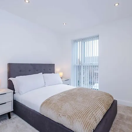 1br, Free Wi-fi, Modern Stay, Richmond Hill شقة