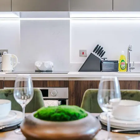 1br, Free Wi-fi, Modern Stay, Richmond Hill *