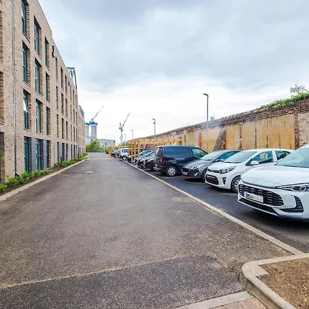 1br, Free Wi-fi, Modern Stay, Richmond Hill شقة